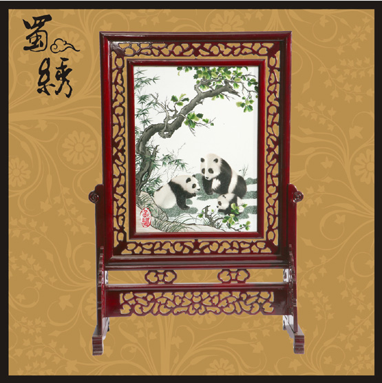 蜀绣银杏三熊猫